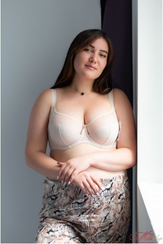 Гладкий бюстгальтер на чашке полупоролон  Nana 115500 