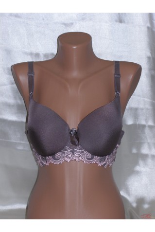 Бюстгальтер литая чашка