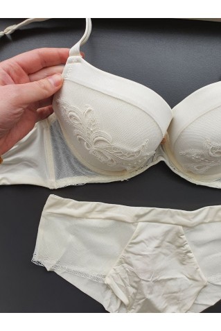 Комплект Anabel Arto 8161-011 в цвете шампань со съемным пуш-ап на чашку С